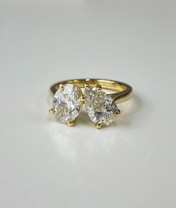 Toi Et Moi Engagement Ring | Pear and Oval Diamond