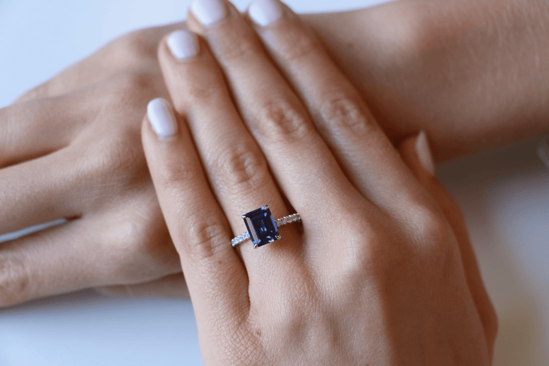 Blue Sapphire Diamond Ring with Diamond Pave