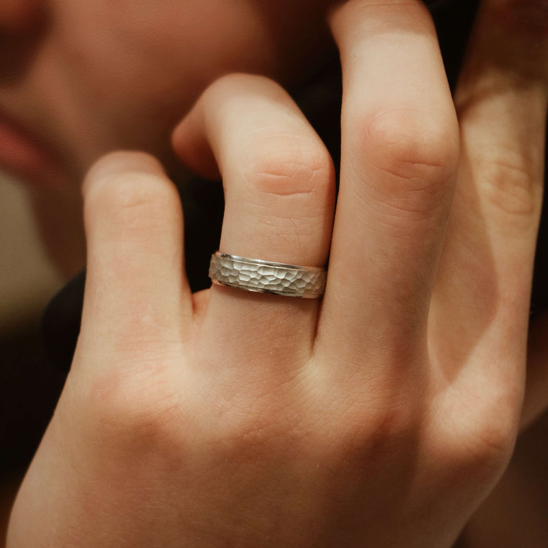 Hammered Finish Mens Wedding Ring with Polished Bevel Edge