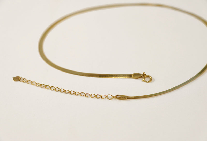 Thin Herringbone Chain Necklace / 18K Solid Gold – NYRELLE