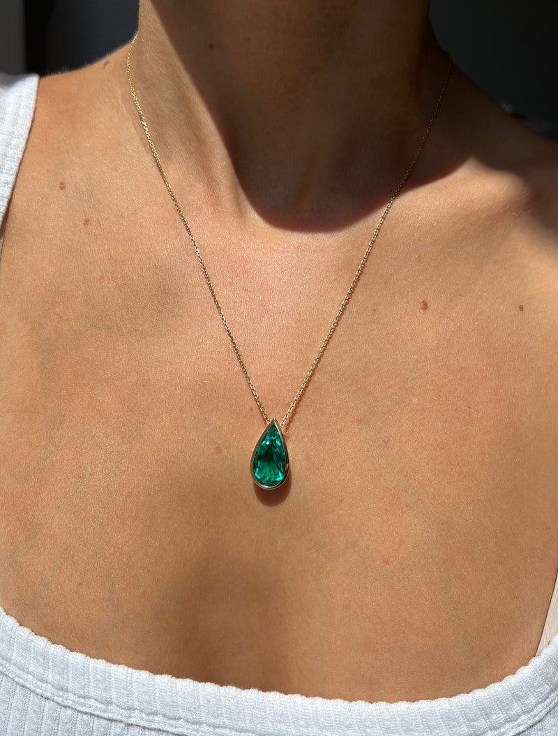 Emerald bezel Pendant - Colombian Green | One & Only