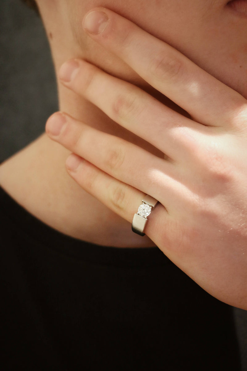 Men's Round Cut Lab Grown Diamond Ring | Tension Set