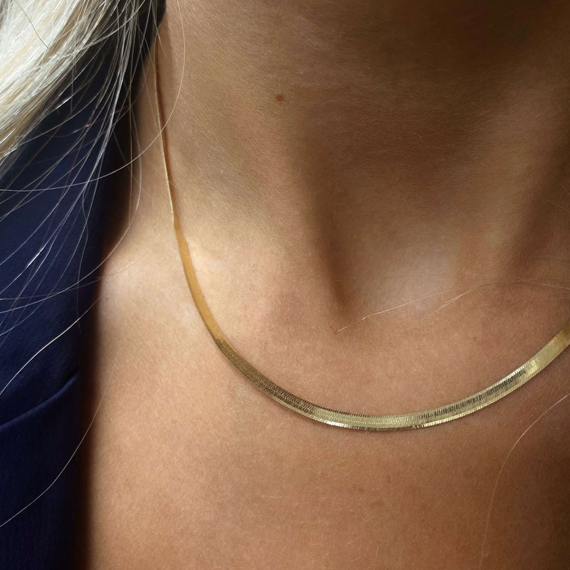 Latest 18K Solid Gold Necklace Designs - 2.8mm Flat Herringbone Chain | Herringbone  necklace, Jewelry tattoo designs, Yellow gold chain
