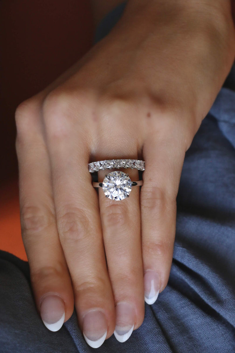 Deltora Diamonds Princess Cut 3mm Diamond Wedding Ring made with Sustainable Lab Diamonds.